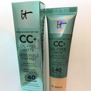 It Cosmetics CC+ EXP 2025 OIL FREE MATTE Pore Minimizing. Color: light